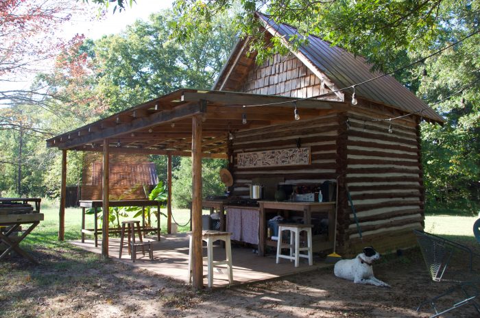 The corn crib at Pine Trough Branch Farm